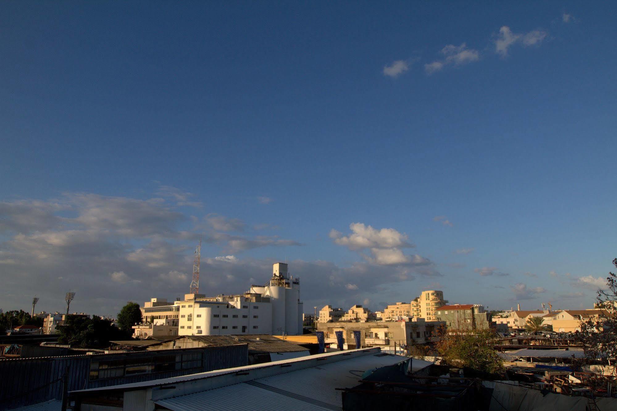 Florentine Backpackers Hostel - Ages 18-55 Tel Aviv Bagian luar foto