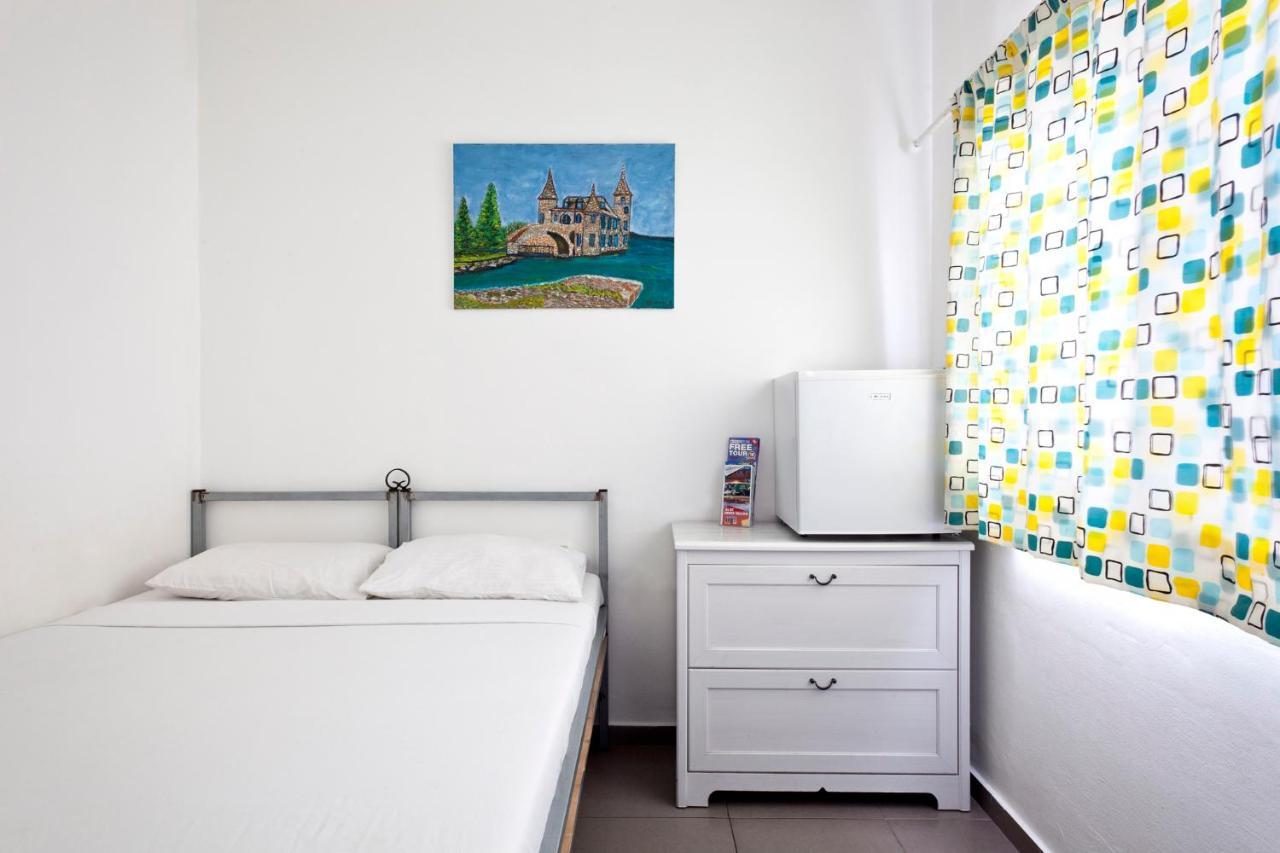 Florentine Backpackers Hostel - Ages 18-55 Tel Aviv Bagian luar foto